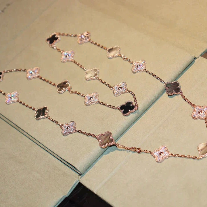[Moco]CLOVER 20 MOTIFS DARK MOP DIAMOND HALSKETTE
