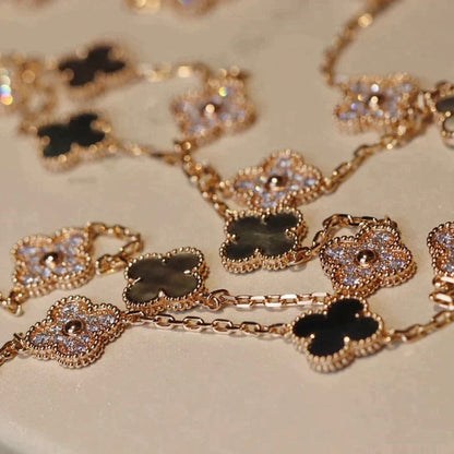 [Moco]CLOVER 20 MOTIFS DARK MOP DIAMOND HALSKETTE