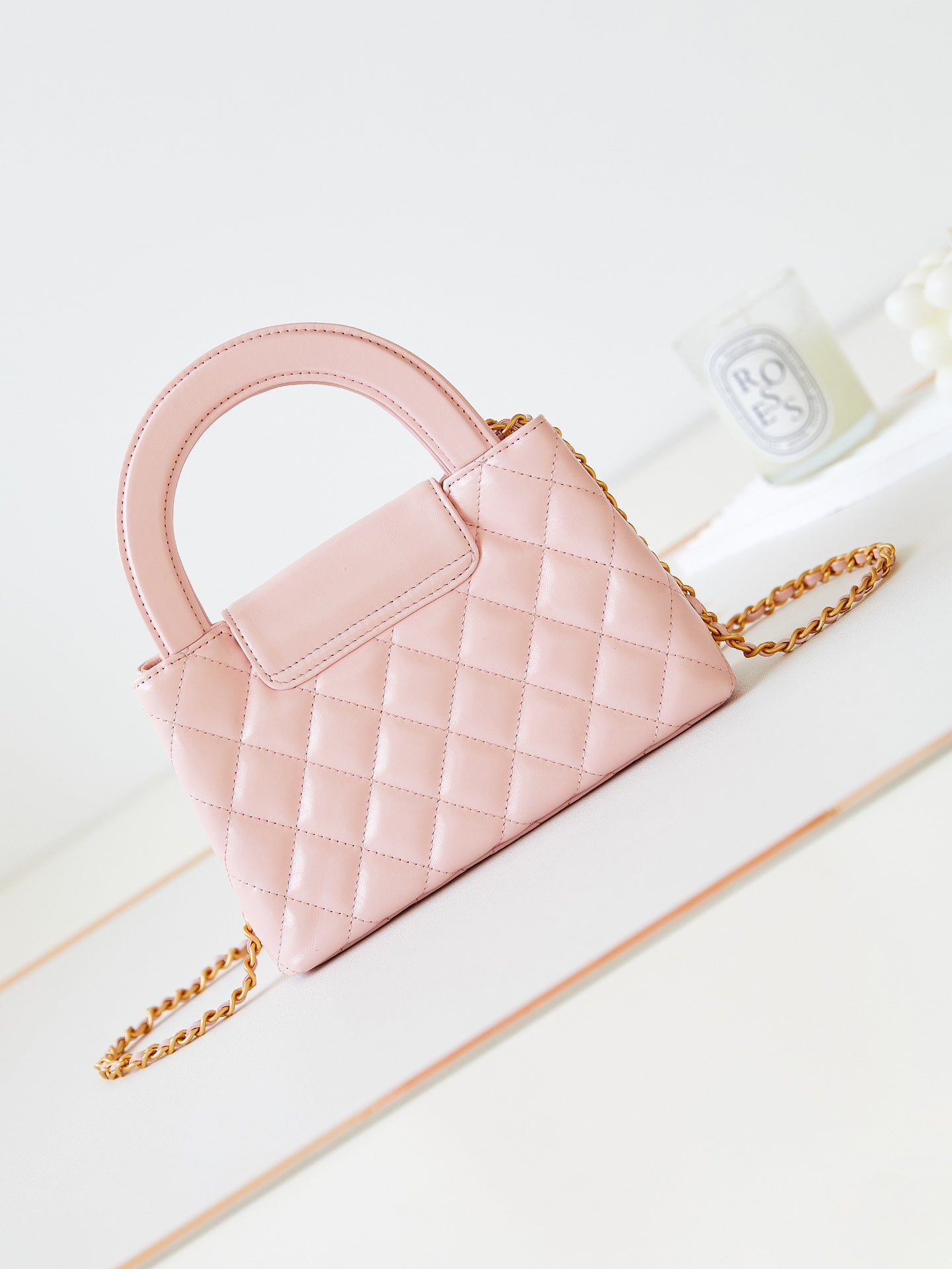cc 24a nano 19cm kelly shopper bag light pink lambskin