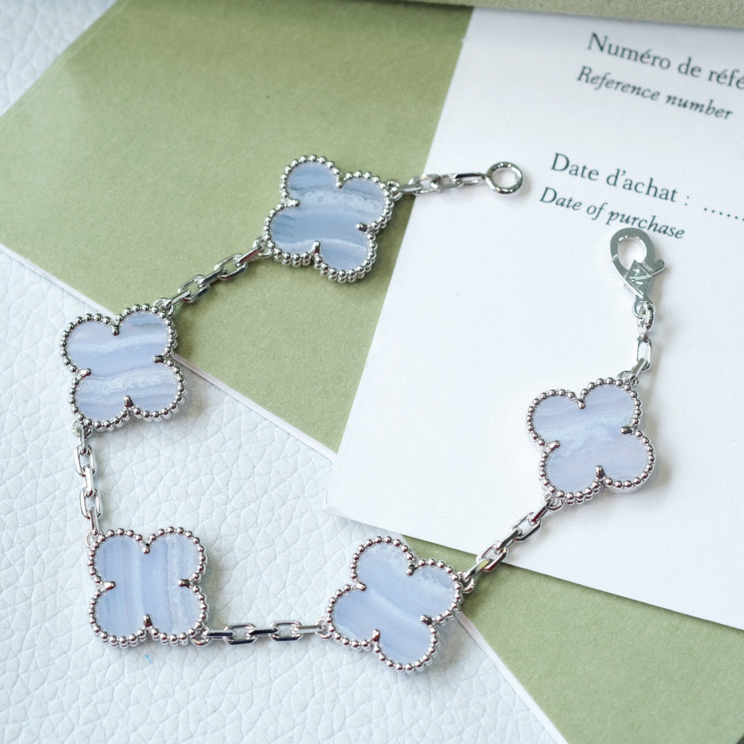 [Moco]CLOVER 5 MOTIV LILA CHALCEDON ARMBAND SILBER 