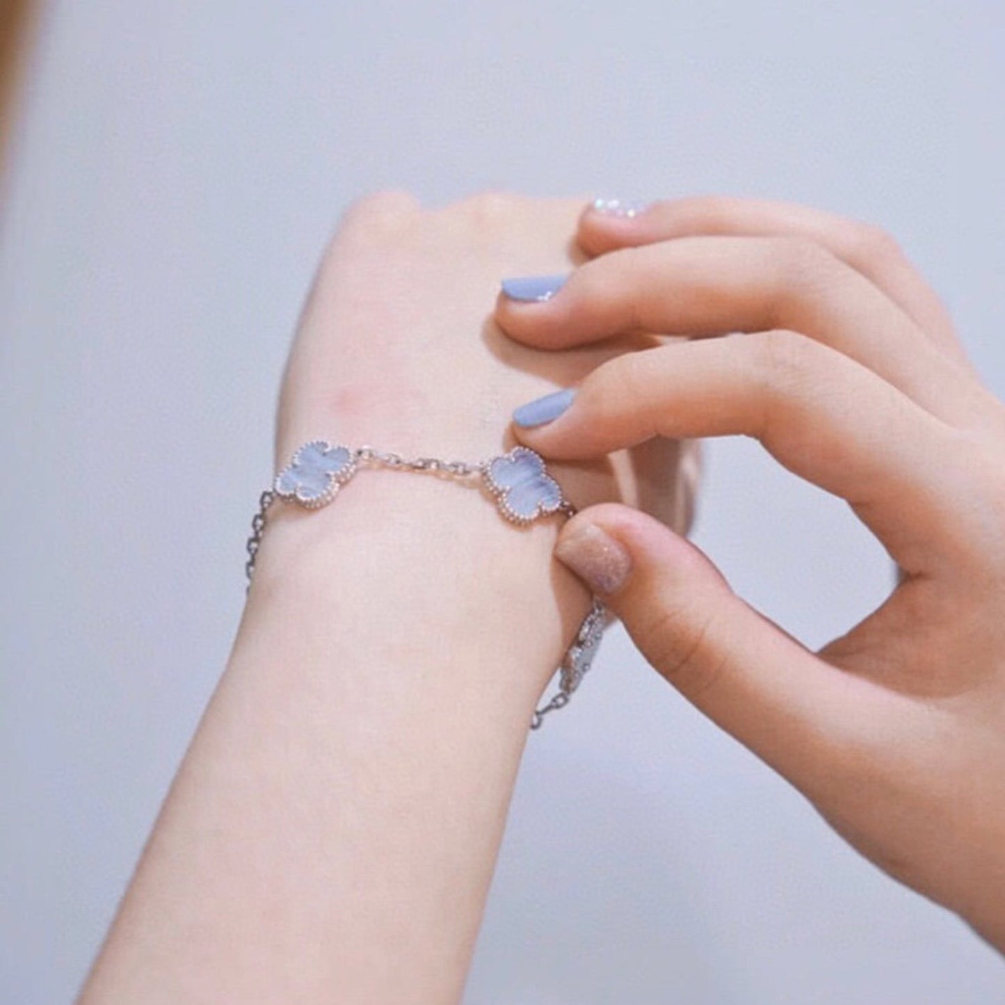 [Moco]CLOVER 5 MOTIV LILA CHALCEDON ARMBAND SILBER 